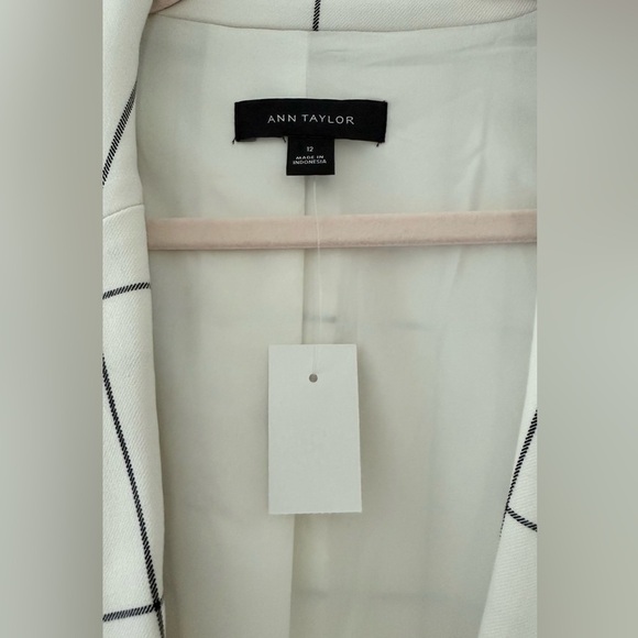 Ann Taylor White Pantsuit Elegant and Versatile - Picture 11 of 11